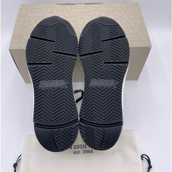 Golden Goose Running Sole in  gray suede and mesh with black leather star - Picture 9 of 9